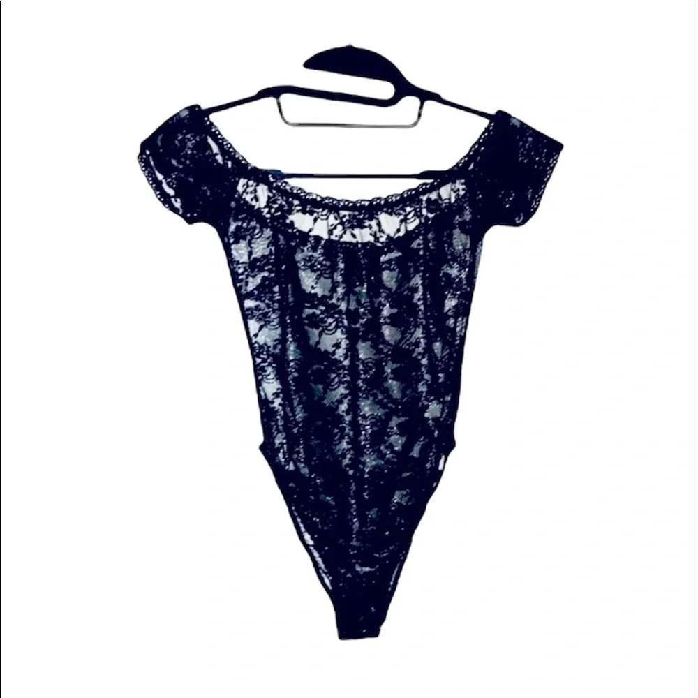 NWT Victoria’s Secret: Rare 🔥 Extra Small Black Shimmery Bodysuit